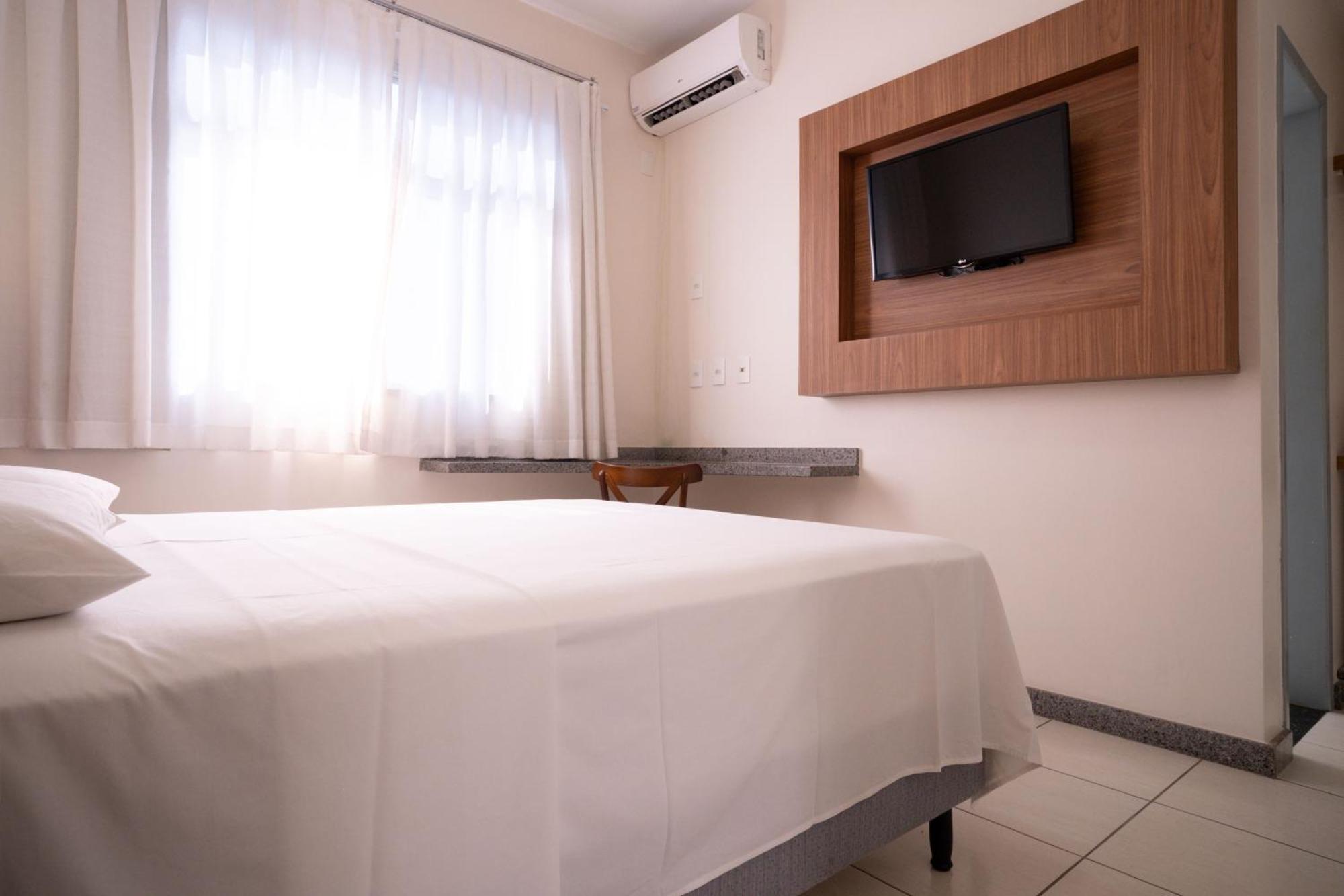 לינארס Hotel Conceicao מראה חיצוני תמונה