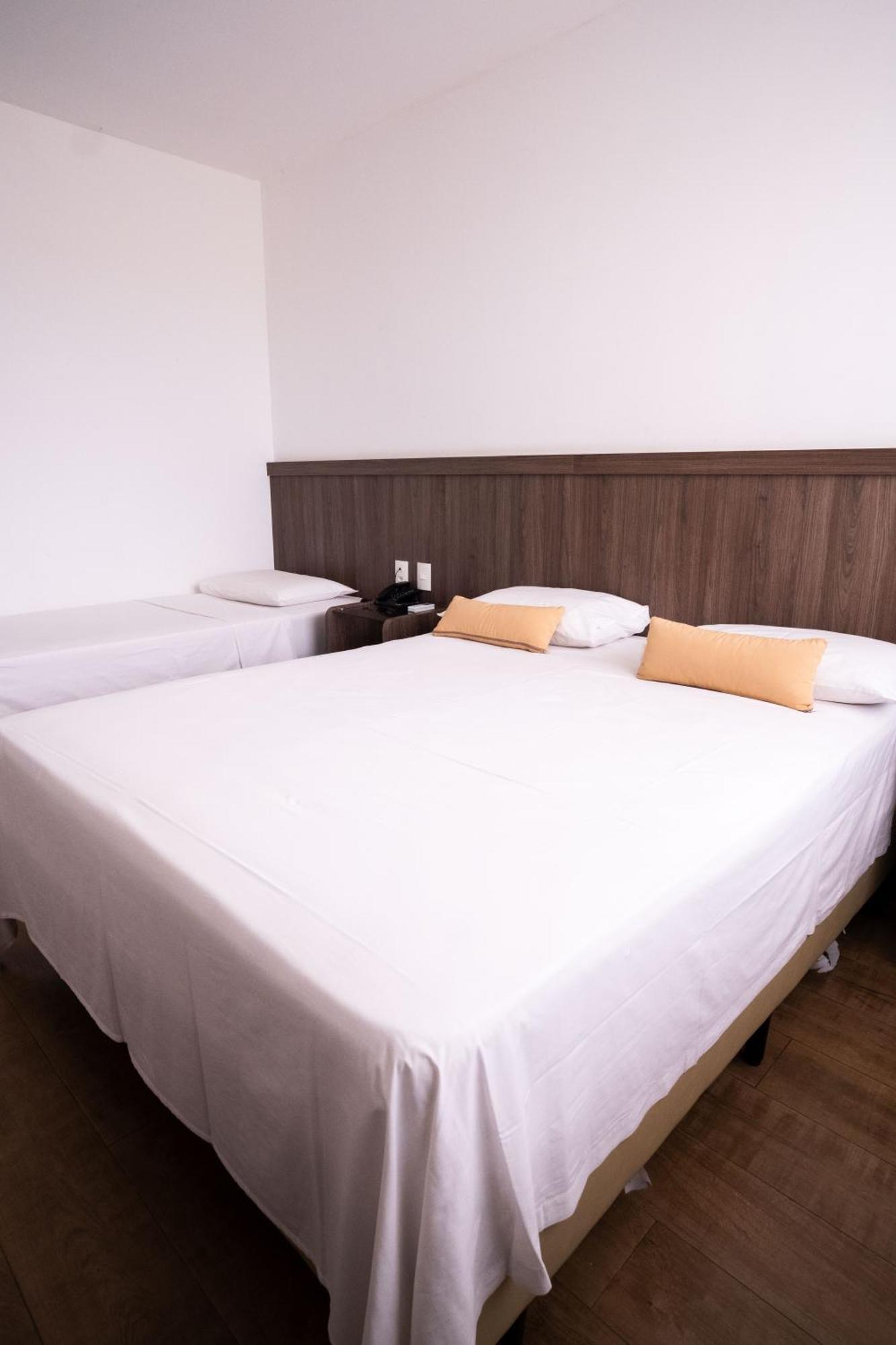 לינארס Hotel Conceicao מראה חיצוני תמונה